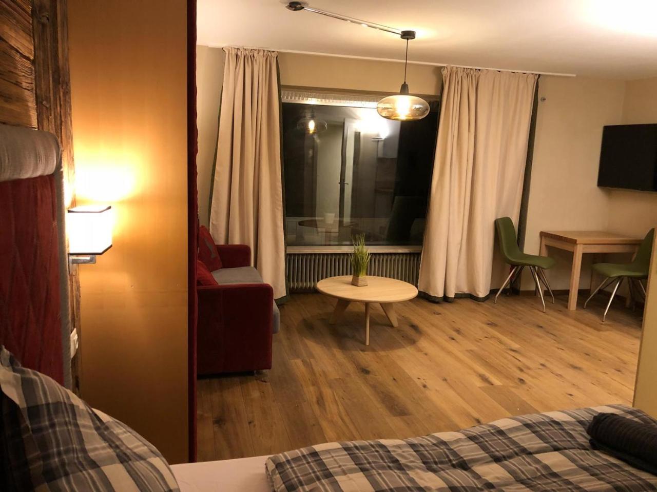 1 Kitzbuhel