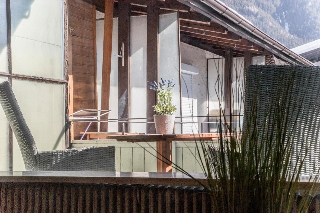 1 * Kitzbuhel
